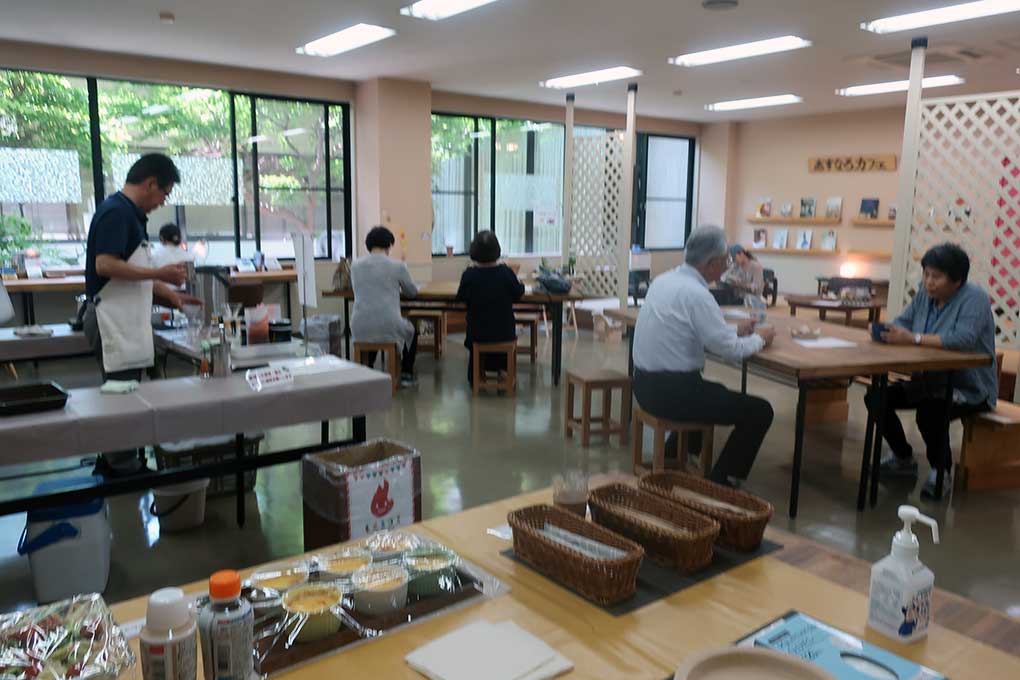 [写真]ファミカフェ7月 1枚目