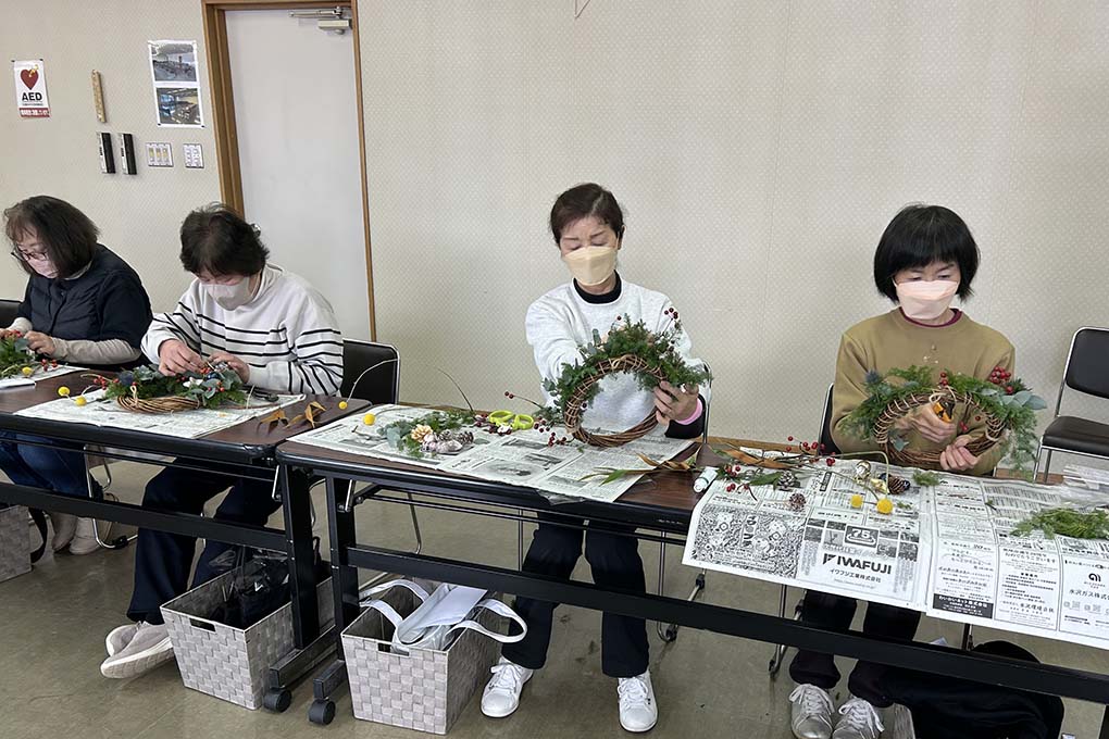 [写真]リース作り講習会 1枚目